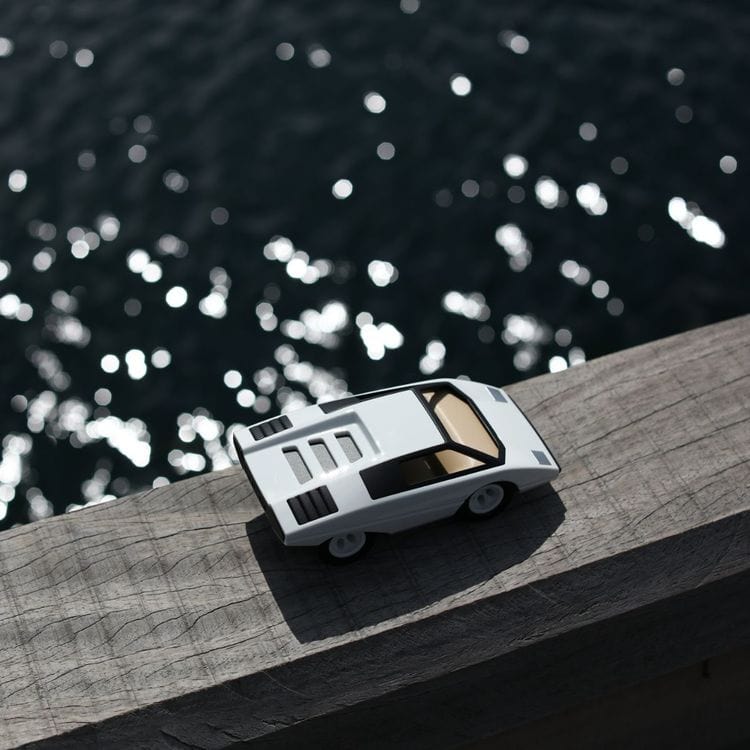 UFO Colomba Car - White