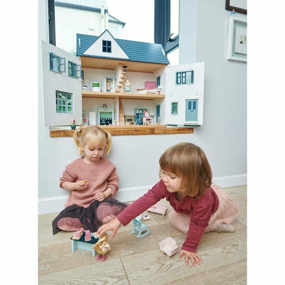 Dovetail Dollhouse