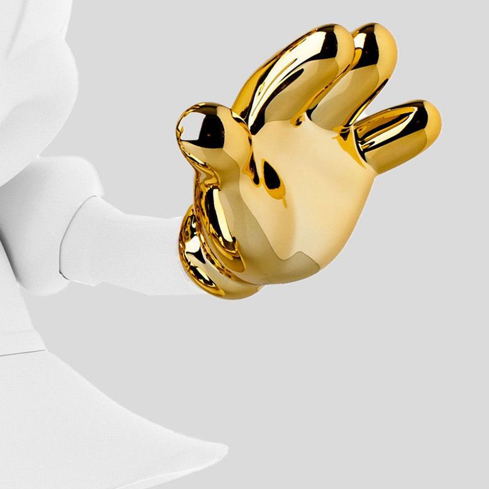 Minnie Mouse 12" Welcome Studio Figurine - White & Gold