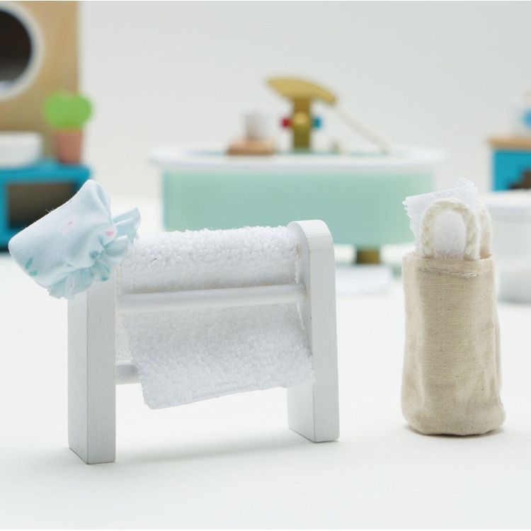 Wooden Dollhouse 19 Piece Bathroom Furniture Set
