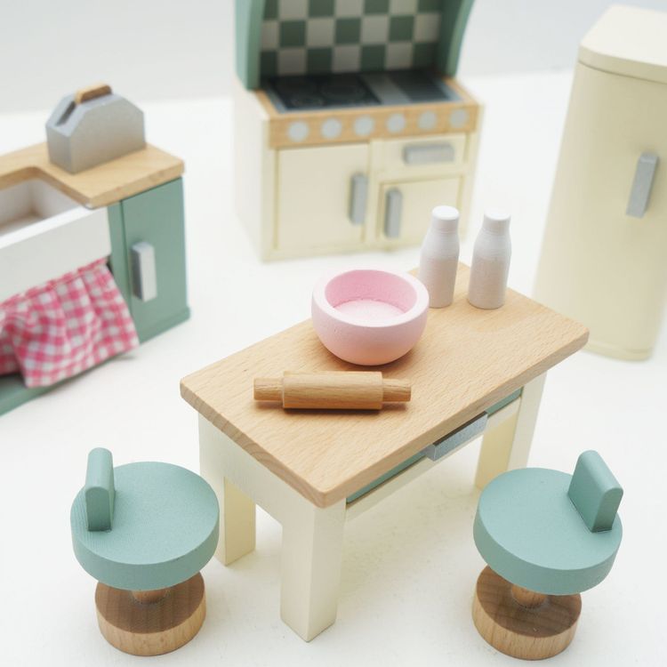 Wooden Dollhouse 20 Piece Kitchen Furniture Set