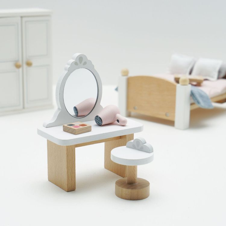 Wooden Dollhouse Bedroom Furniture Set - 19 Pieces